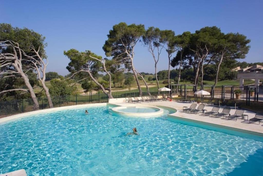Apartamento La Calade LʼIsle-sur-la-Sorgue Exterior foto