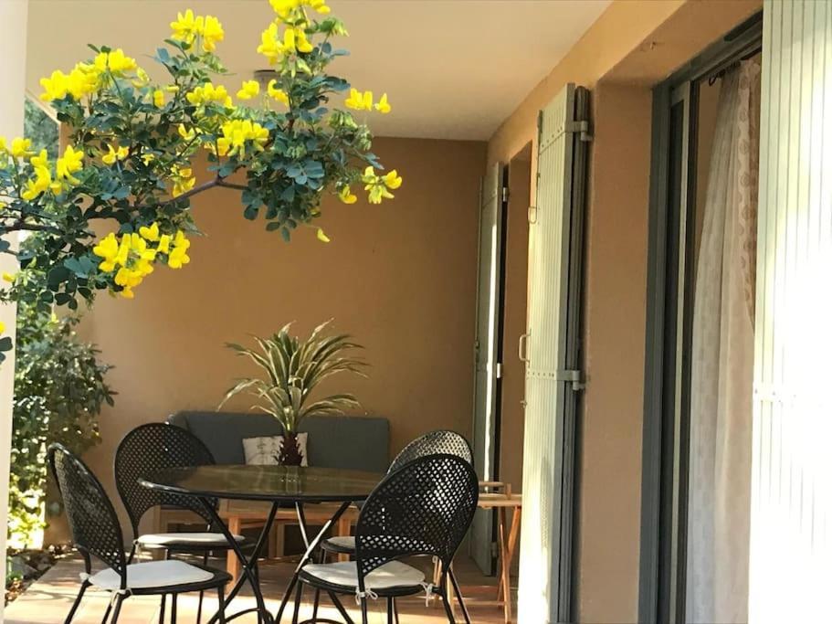 Apartamento La Calade LʼIsle-sur-la-Sorgue Exterior foto